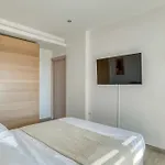 Paradisia Private Swimming Pool And Jacuzzi *