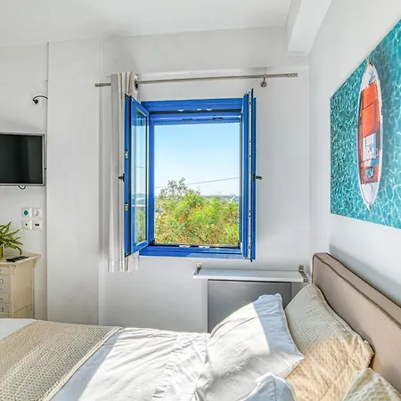 Paradisia Private Swimming Pool And Jacuzzi Apartment Sarakiniko (Paros)