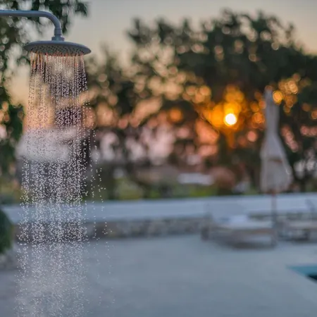 Paradisia Private Swimming Pool And Jacuzzi Apartment