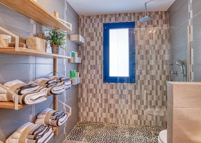 Paradisia Private Swimming Pool And Jacuzzi *